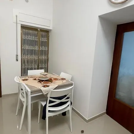 Casa Di Zia Ra לינה וארוחת בוקר ברינדיזי
